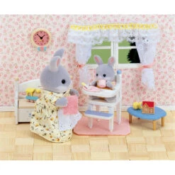 Sylvanian Families Hoge Kinderstoel 5221 9 Sylvanian Families Hoge Kinderstoel 5221 -Poppen Speelgoed Winkel 1385078 bb510ec2